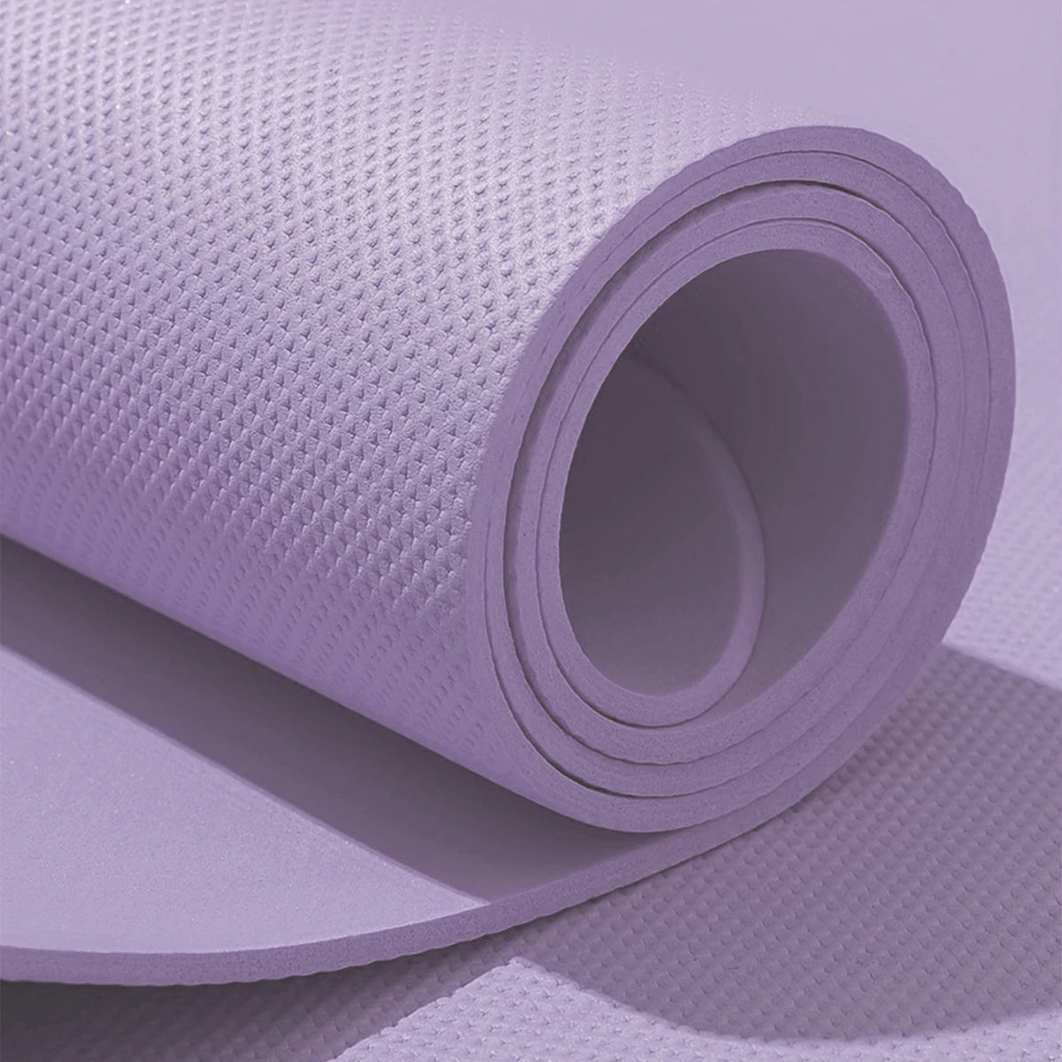 MANTA DESPLEGABLE FITNESS. 
 Perfecta para tus entrenamientos en casa. Cómoda y fácil de doblar, guardala donde te apetezca para que no ocupe espacio innecesariamente. Elije entre variedad de colores.