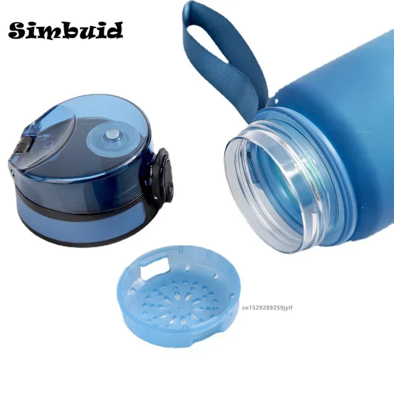 BOTELLA DEPORTIVA TRANSLUCIDA PARA EJERCICIO
Botella deportiva de diseno translucido y minimalista, disponible en tres tamanos: 500ml, 650 ml y 1000ml. Ideal para llevar tu hidratacion a todos lados.
Fabricado en material res
